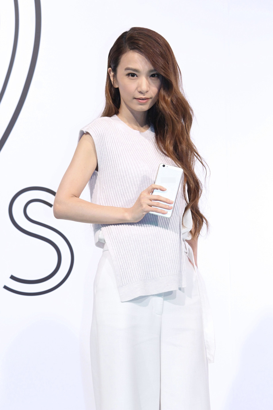 Selina前夫舌吻主播 Selina前夫舌吻主播