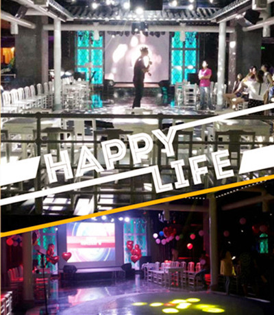 現(xiàn)場(chǎng)布置，好華美，好浪漫哦！