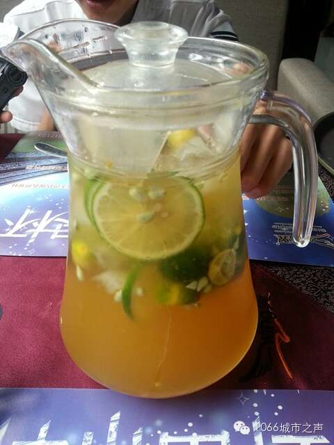 金桔青檸汁。唇齒留香！