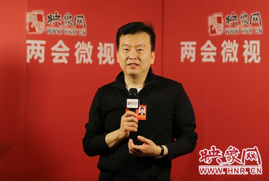 全國人大代表張澤群接受映象網(wǎng)“兩會微視”訪談。