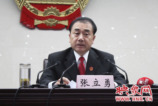 省高院院長張立勇說，全省法院一定要堅定為農(nóng)民工討薪的立場不動搖