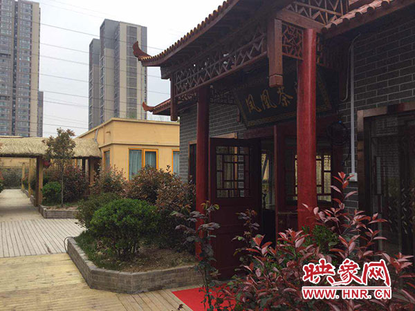 至今并未被拆除的違建建筑群 至今并未被拆除的違建建筑群