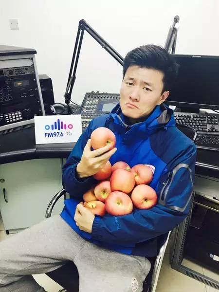 看來(lái)，我真的要裸了……