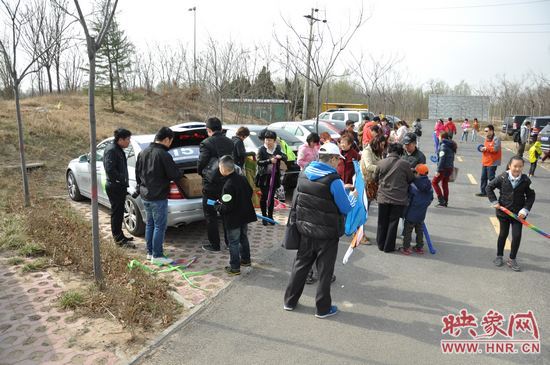 活動現場派發(fā)風箏