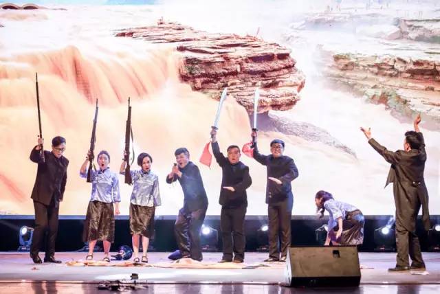 作為本場(chǎng)晚會(huì)的最后一個(gè)節(jié)目，《黃河大合唱》刷新你完全不一樣的體驗(yàn)。