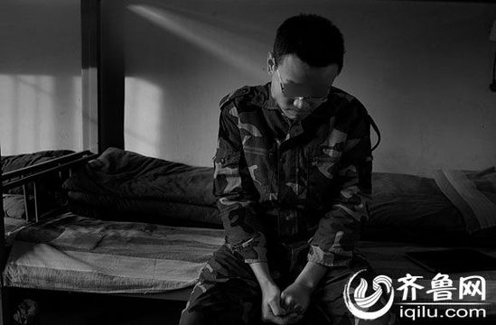 　因癡迷于賭博，研究生方光被學(xué)校開除。方光在濟(jì)南一戒網(wǎng)學(xué)校接受教育