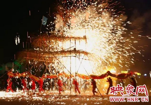 確山鐵花將登上萬眾矚目的春晚舞臺！