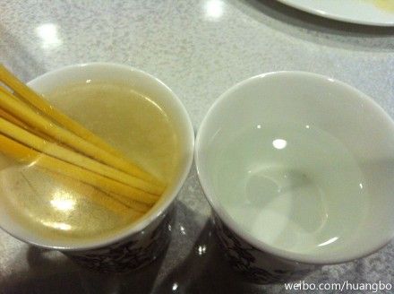 圖片來自黃渤、河北李虎微博