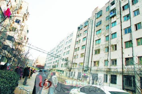 鄭州市瑞達路啟明村小區(qū)一戶居民家中（紅圈標示處），天然氣發(fā)生爆炸。