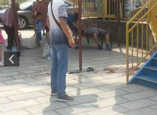 游客被激素風(fēng)車甩出受傷。