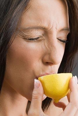 立夏之后易犯困 吃菠蘿檸檬可消除疲勞 立夏之后易犯困 吃菠蘿檸檬可消除疲勞