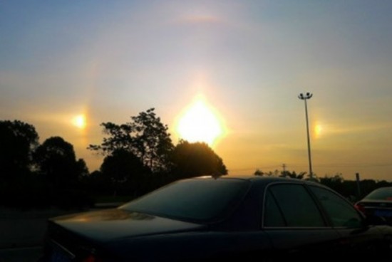 上?，F(xiàn)“3個(gè)太陽”