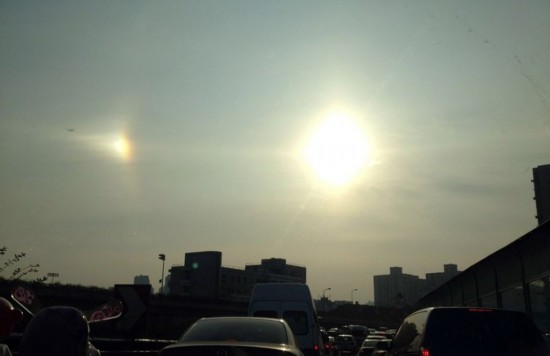 上?，F(xiàn)“3個(gè)太陽”