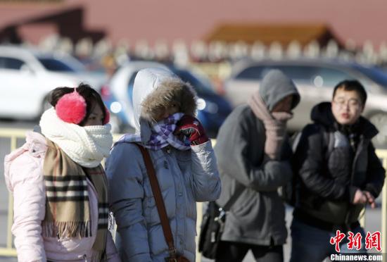 　12月23日，京城迎來今年入冬以來最冷的時(shí)刻。受今年以來最強(qiáng)冷空氣影響，京城迎來入冬以來幅度最大的