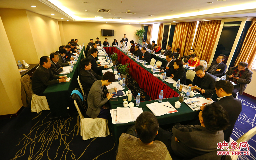 1月15日上午，政協(xié)委員小組會(huì)議，社科、體育、新聞出版組討論現(xiàn)場(chǎng)