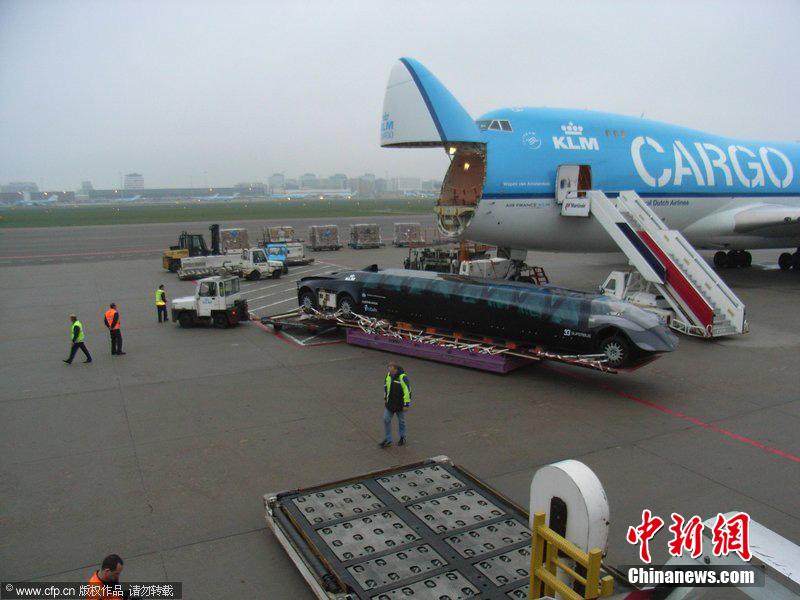 “超級巴士”在迪拜投入運(yùn)營 打造世界最豪華公交車