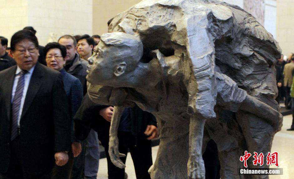紀(jì)念南京大屠殺遇難同胞雕塑展亮相國家博物館 紀(jì)念南京大屠殺遇難同胞雕塑展亮相國家博物館