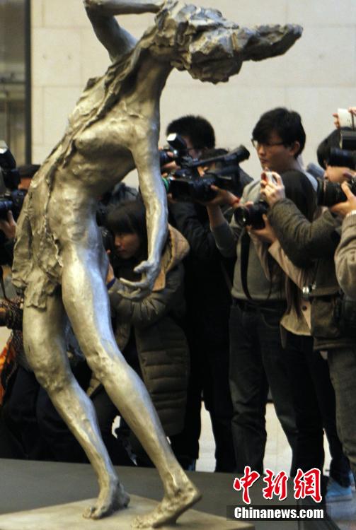 紀(jì)念南京大屠殺遇難同胞雕塑展亮相國家博物館 紀(jì)念南京大屠殺遇難同胞雕塑展亮相國家博物館