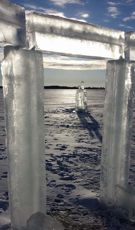 每根冰柱都重達300磅（約合136公斤）。（網頁截圖）