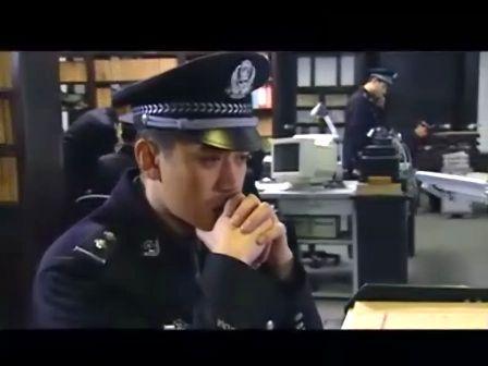 王學(xué)兵在《絕對(duì)控制》中扮演緝毒警察薛冰。