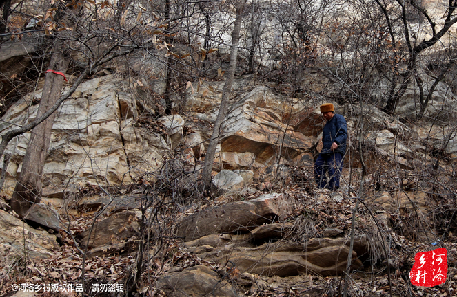 出家人打架，少見;出家人打架還用嘴咬，更是稀罕。嵩山后山一處人跡罕至的半山腰，就住著這樣一位奇葩的出家道士。
