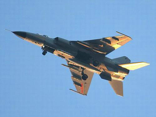 資料圖：進(jìn)行訓(xùn)練中國(guó)空軍飛豹戰(zhàn)機(jī)。