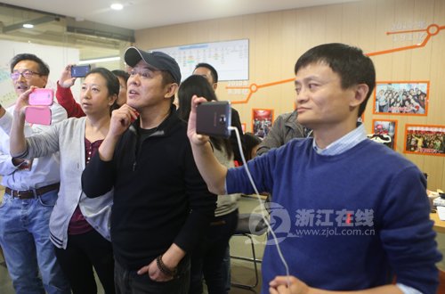 李連杰現(xiàn)身阿里巴巴，助陣雙十一。