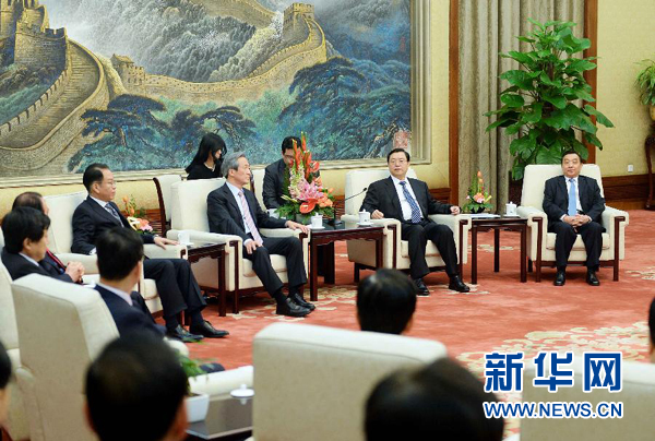 2月20日,全國人大常委會委員長張德江在北京人民大會堂會見以韓中議員外交協(xié)議會會長鄭夢準為團長的韓國 2月20日,全國人大常委會委員長張德江在北京人民大會堂會見以韓中議員外交協(xié)議會會長鄭夢準為團長的韓國