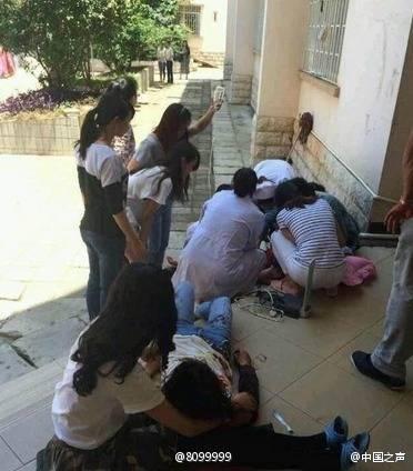 云南大學發(fā)生持刀傷人事件 男子爬上女生宿舍行兇 云南大學發(fā)生持刀傷人事件 男子爬上女生宿舍行兇