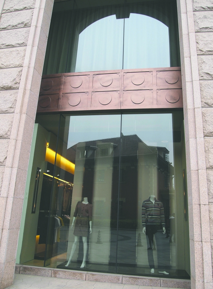 成都新東方千禧大酒店內(nèi)，曾銷售假冒LV產(chǎn)品的店鋪