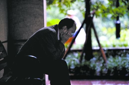 丹丹不能和爸爸進(jìn)行很好的溝通，爸爸傷透了腦筋。