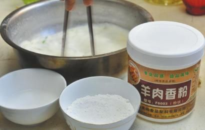 市面上出售的羊肉香粉等食品添加劑。