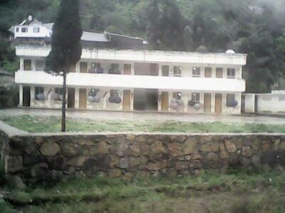 昨日，貴州畢節(jié)某小學(xué)，只有二、四、六三個(gè)年級(jí)，四年級(jí)學(xué)生30多名。讀者供圖