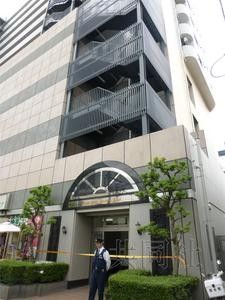 5月27日，埼玉縣蕨市一公寓樓發(fā)生疑似強(qiáng)迫殉情案，一名日本人男性和一名中國(guó)籍女性死亡。