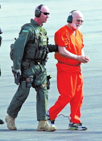 詹姆斯·巴爾杰（右）2011年資料圖片。圖/CFP