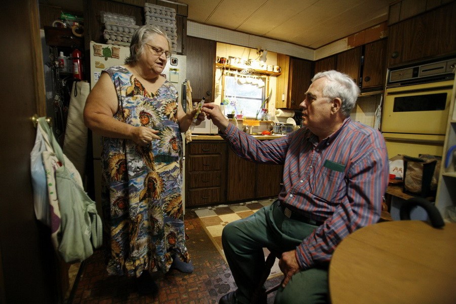 9年前，里克在聽說奧德塞的生活陷入困境后又讓她回來和自己一起住。