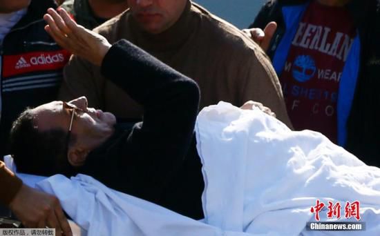 　埃及法院29日作出終審判決，裁決前總統(tǒng)穆巴拉克涉嫌謀殺示威者一案不成立，穆巴拉克將無罪釋放。圖為穆