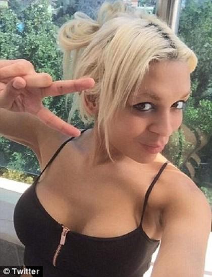 塔拉·赫德森自拍照。