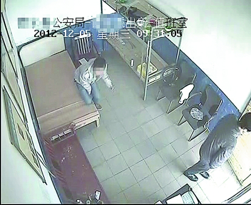 商水警方自揭家丑:抓拍民警違規(guī)圖片上傳至公安網(wǎng) 商水警方自揭家丑:抓拍民警違規(guī)圖片上傳至公安網(wǎng)