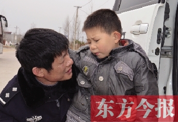 “雷鋒存折”儲蓄社會責(zé)任 支出人間大愛