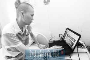 一下子來了這么多生意，程祥驚喜之余，有點(diǎn)不知所措　記者 王春勝/攝