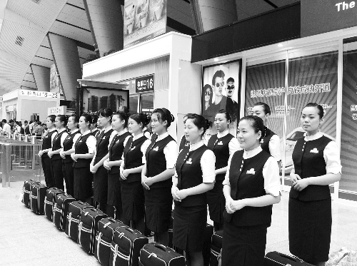 本想著上了學能安排到高鐵或地鐵單位當乘務員，結果只是去做安保服務，許多學生稱上當了