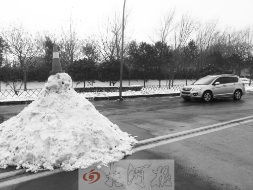 鄭州多個(gè)職能部門(mén)節(jié)日期間力推新風(fēng)尚 節(jié)后首日不團(tuán)拜