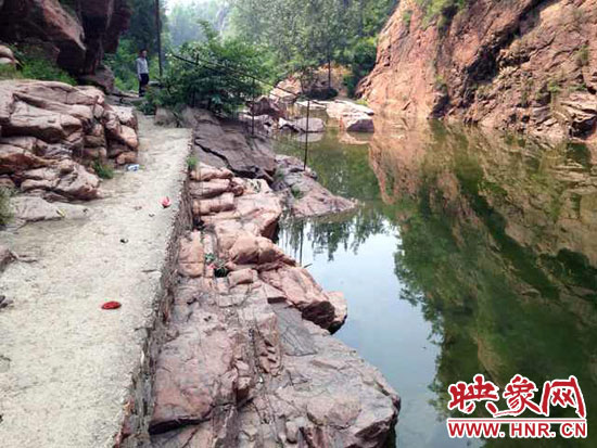 游客落水處。