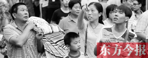 家長親自送孩子上大學，最主要的原因還是擔心孩子的安全問題