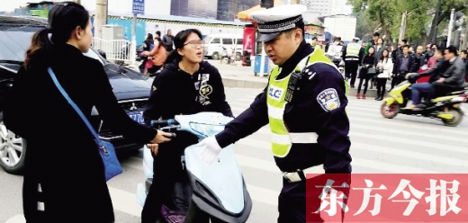 昨日，鄭州市交巡警“百日行動(dòng)”首日