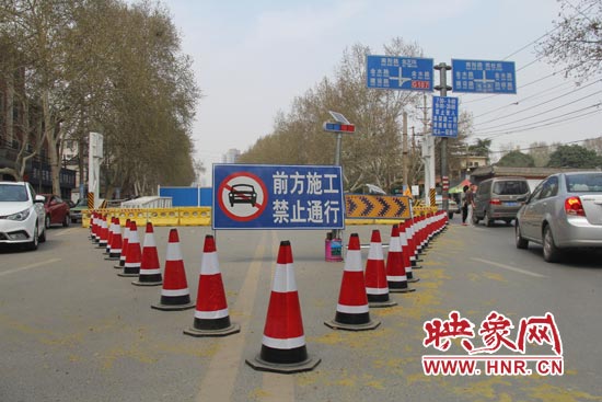 大石橋立交橋南北向車道及六個匝道已經(jīng)封閉