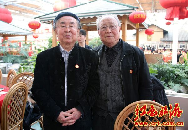 各地舉行毛澤東誕辰119周年紀念活動 各地舉行毛澤東誕辰119周年紀念活動