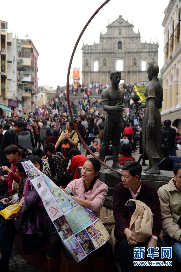 (晚報)(1)澳門春節(jié)長假現(xiàn)人潮 (晚報)(1)澳門春節(jié)長假現(xiàn)人潮