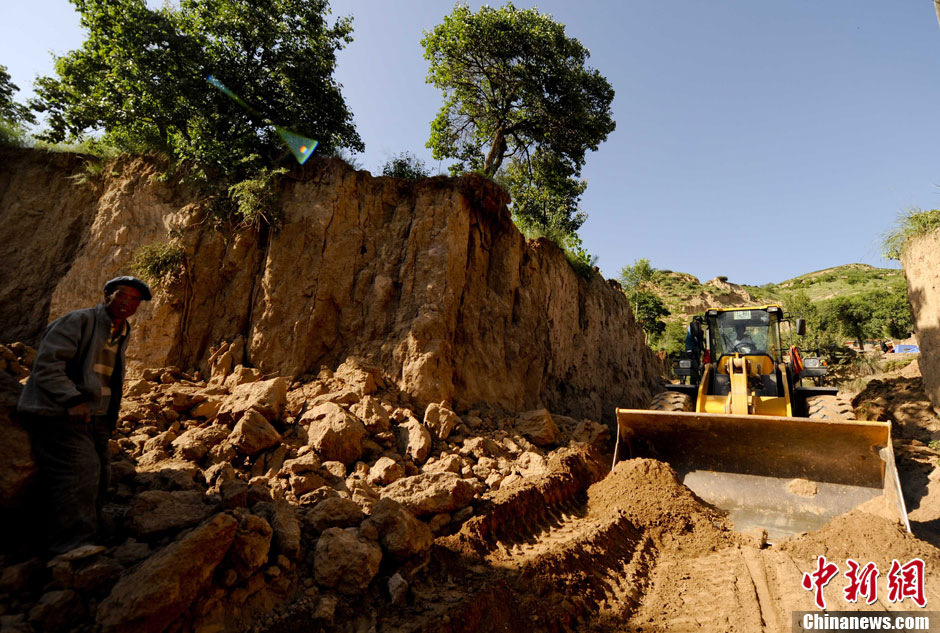 甘肅定西地震:岷縣永光村救援現(xiàn)場(chǎng)直擊 甘肅定西地震:岷縣永光村救援現(xiàn)場(chǎng)直擊